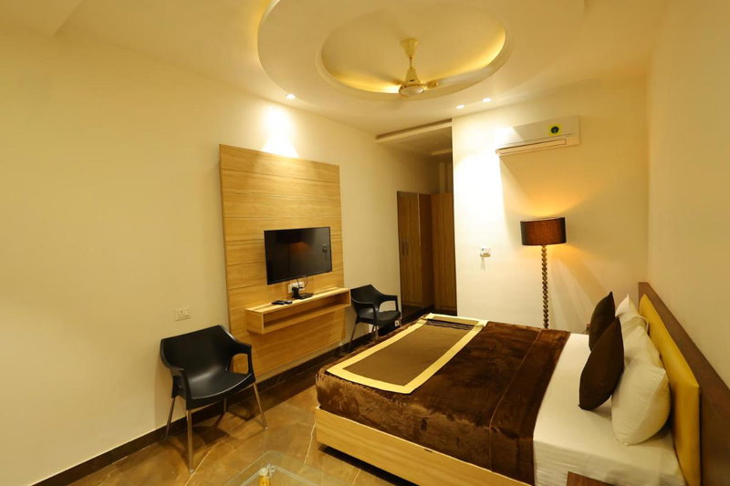 Hotel Darbar-E-Khas A member of Crimson Hotels, Bareilly, India
