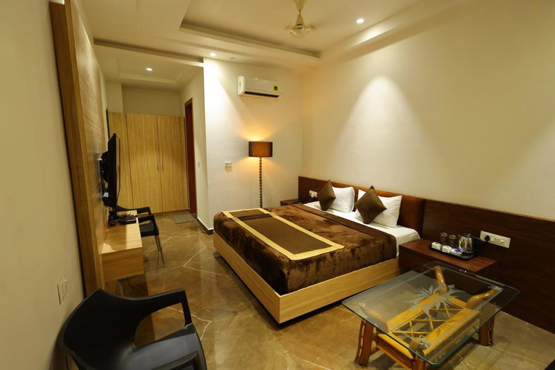 Hotel Darbar-E-Khas A member of Crimson Hotels, Bareilly, India