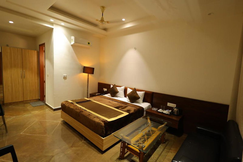 Hotel Darbar-E-Khas A member of Crimson Hotels, Bareilly, India