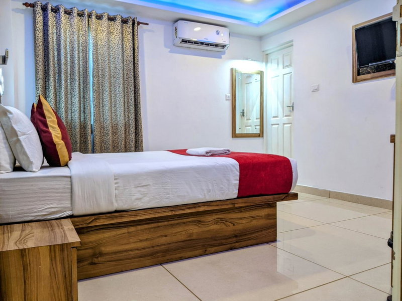 Hotel Feathers, Ernakulam, India