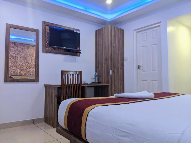 Hotel Feathers, Ernakulam, India