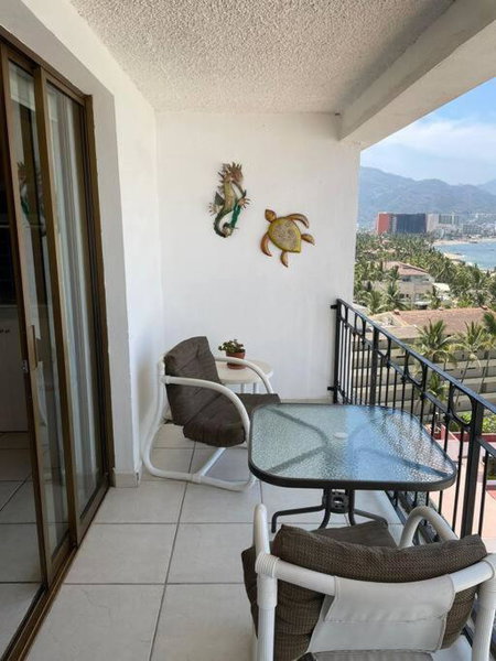 Beachfront view Condo beside la Isla Mall, Puerto Vallarta, Mexico