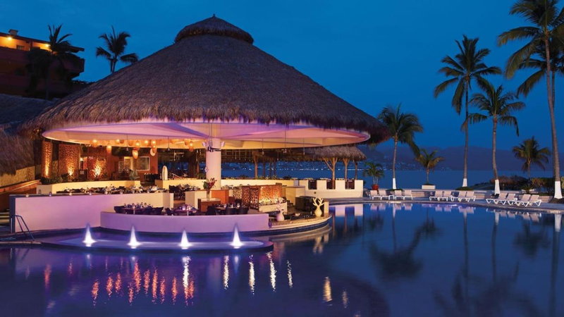 Beachfront view Condo beside la Isla Mall, Puerto Vallarta, Mexico