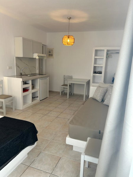Apollonia Studios, Plaka, Greece