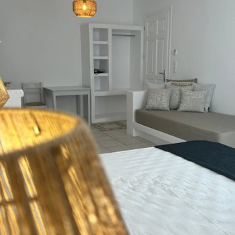 Apollonia Studios, Plaka, Greece