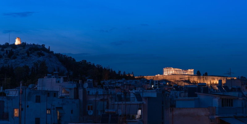TopFloor Getaway Balcony&Hot tub+Acropolis view, Athens, Greece