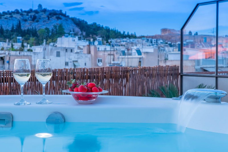 TopFloor Getaway Balcony&Hot tub+Acropolis view, Athens, Greece