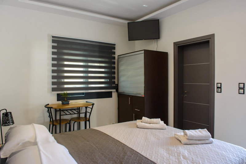 Casa d' Irene near airport, 200 mtrs from the beach, Artemis center, Artemida, Greece