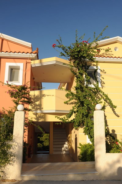 Yolanda Studios, Paralia Agias Foteinis, Greece