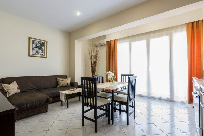 Yolanda Studios, Paralia Agias Foteinis, Greece