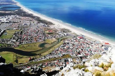 Admiralty Bed & Breakfast, Muizenberg, South Africa