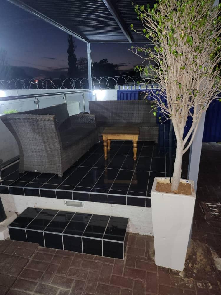 Hotel · At Blackwood Guesthouse, Pretoria