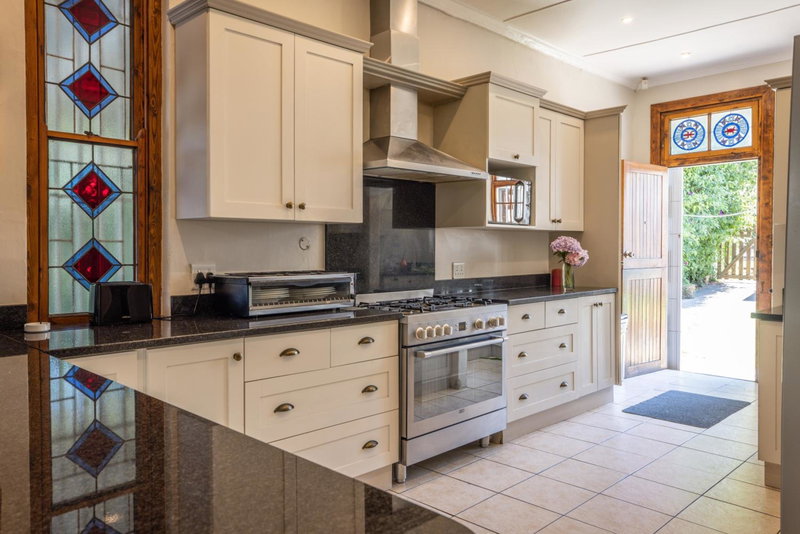 Lanherne Guest House Bed & Breakfast, Grahamstown, South Africa