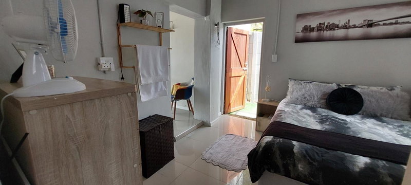 7 on Gladys, Emerald Hill, South Africa