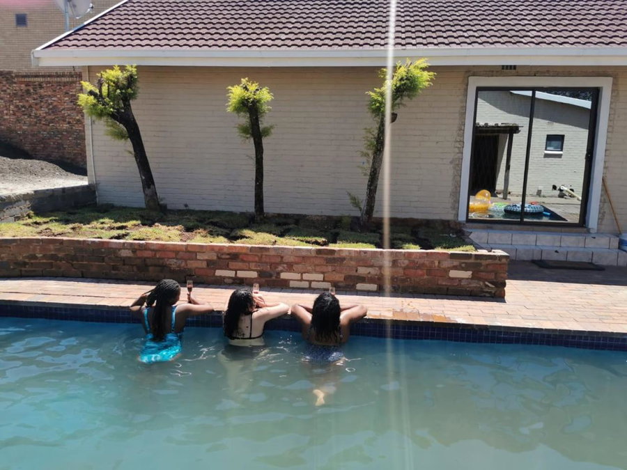 CapitalT Luxury Guest House, Germiston, South Africa