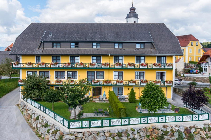 Florianihof, Miesenbach, Austria