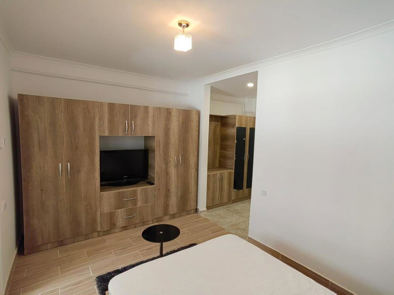 Militari Studio, Roşu, Romania