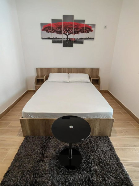 Militari Studio, Roşu, Romania