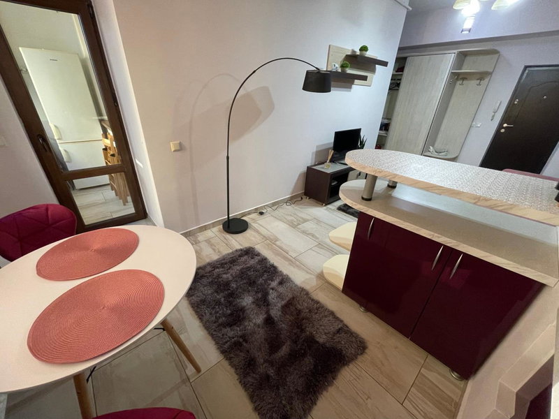 Le Lupin / center, Iaşi, Romania