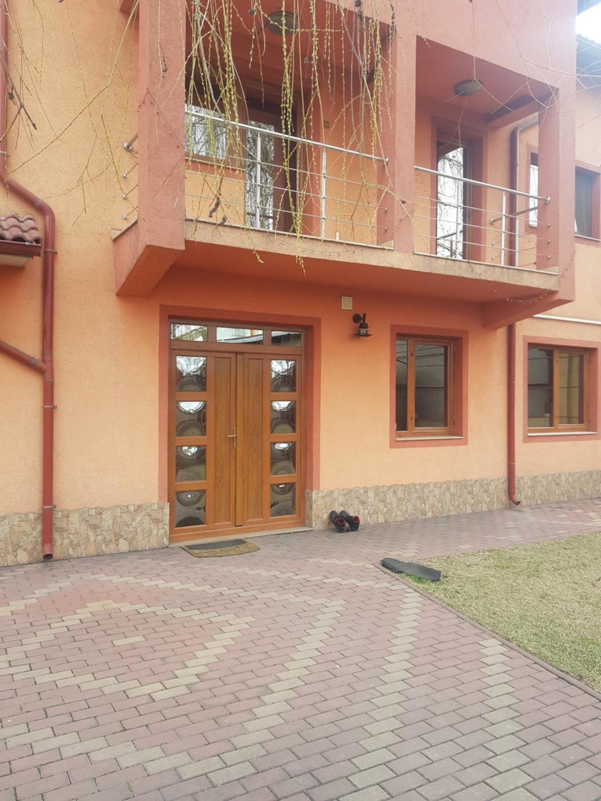 Vila Mario, Romania