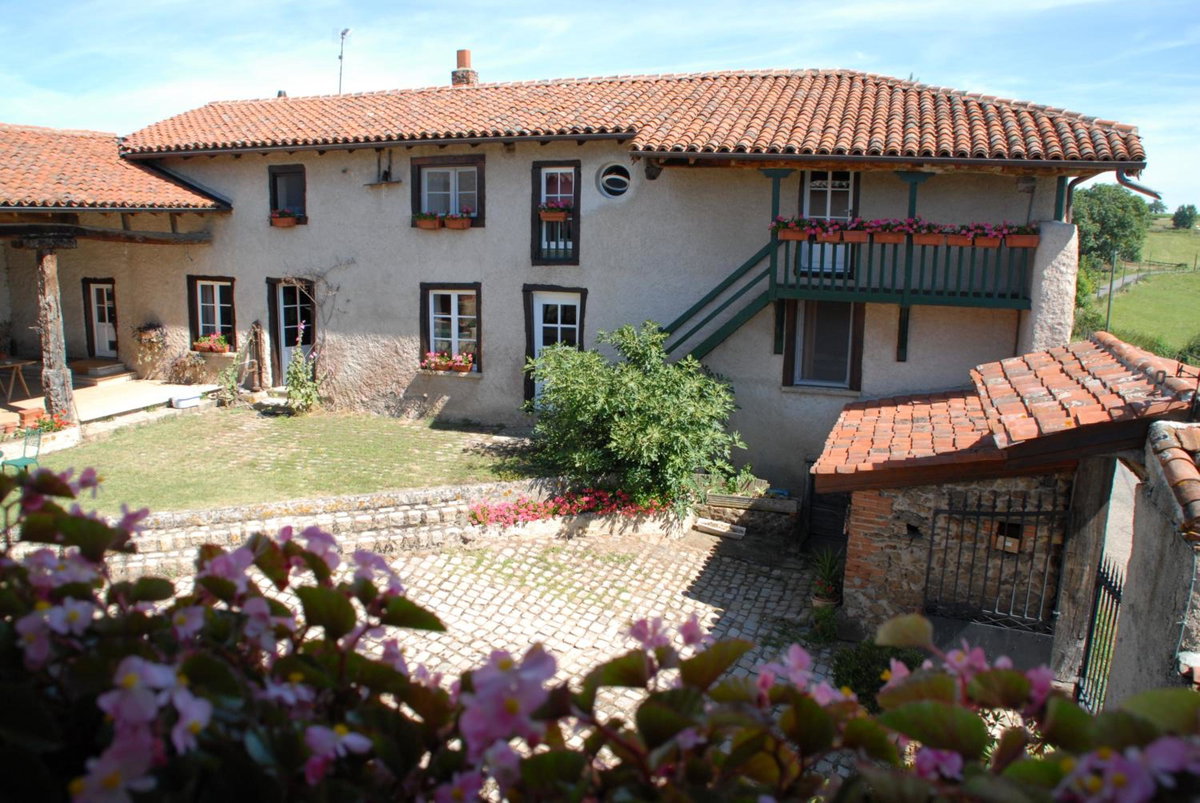Hotel · Chez Jacotte et Elia, Saint-Galmier