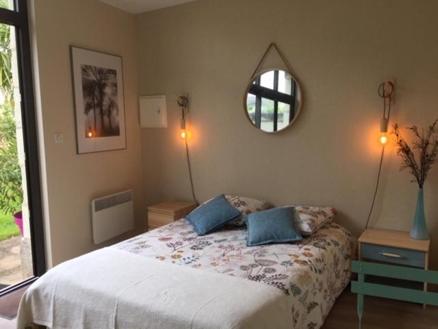 Chambre dans dépendance Maison de Ville + abri vélos, Saumur, France