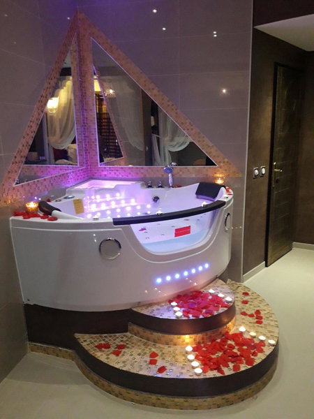 Le Love Spa, Lyon, France