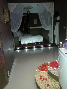 Le Love Spa, Lyon, France