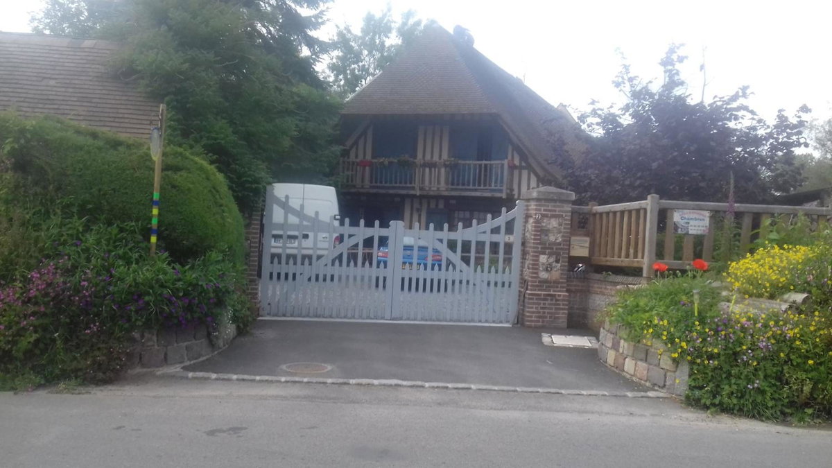 Hotel · Chez Catherine - Chaumière Normande, Theuville-aux-Maillots
