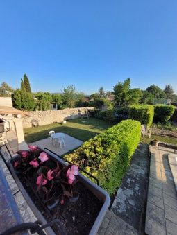 Grange Voutée avec jardin, Mane, France