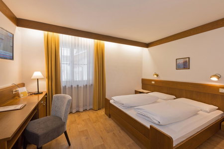Hotel Mondschein, Sesto, Italy