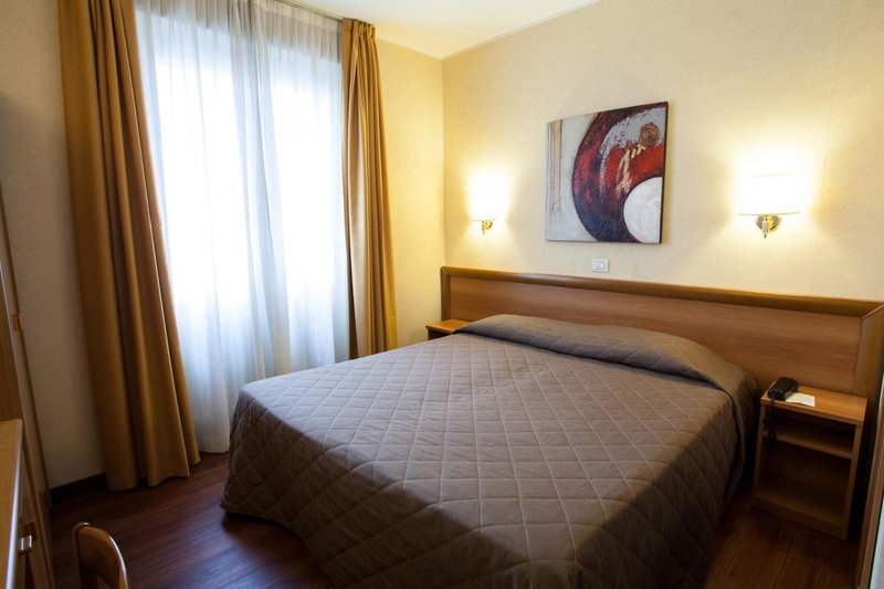 Hotel Esperia, Rho, Italy