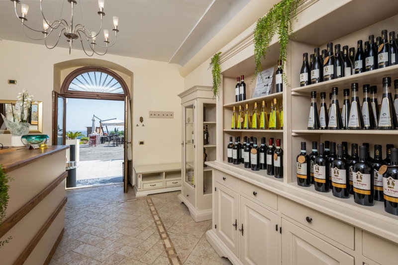 Castrum Wine Relais - Albergo Diffuso, San Pietro in Cariano, Italy