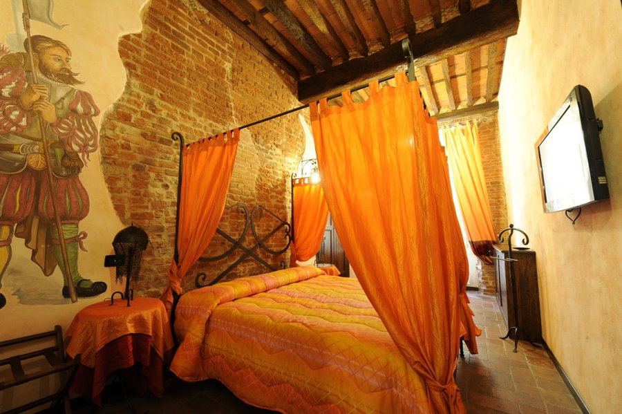 Antica Corte dei Principi Charming Rooms, Lucca, Italy
