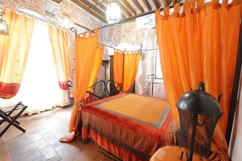 Antica Corte dei Principi Charming Rooms, Lucca, Italy
