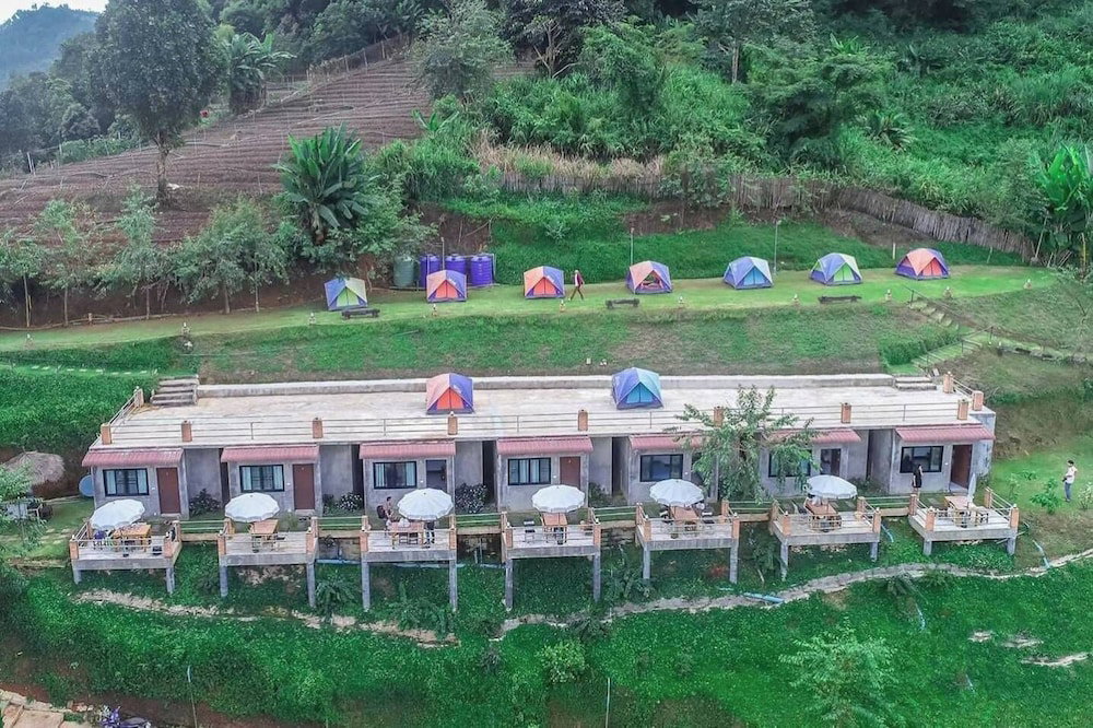 Hotel · Mon Nao, Mae Rim