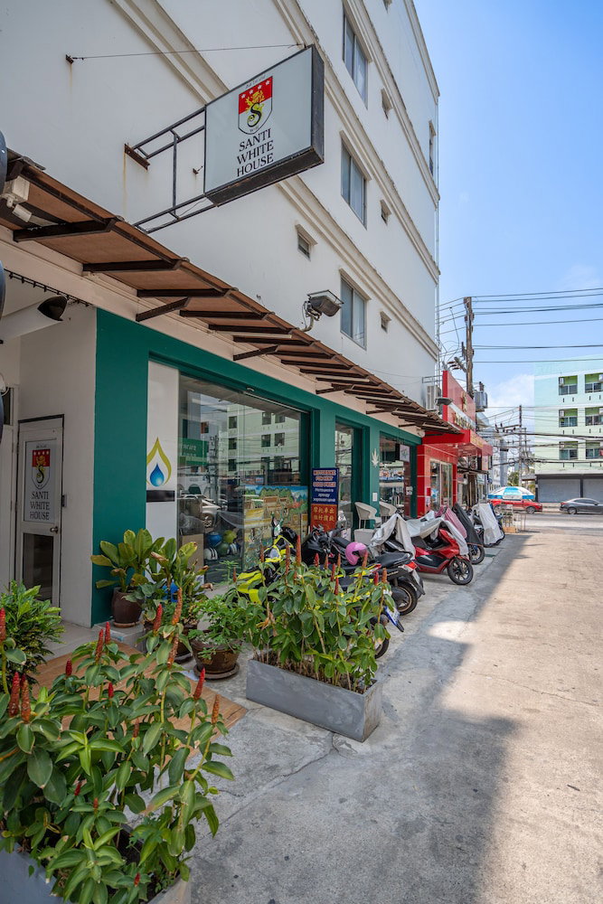 Santi White House Patong Hotel, Thailand