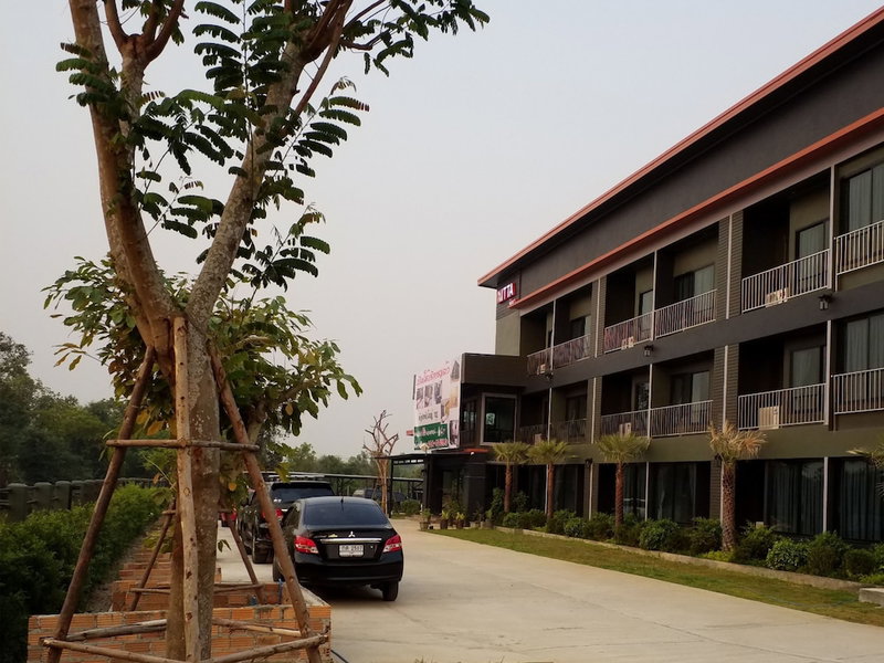 Nitta Ville, Hang Chat, Thailand