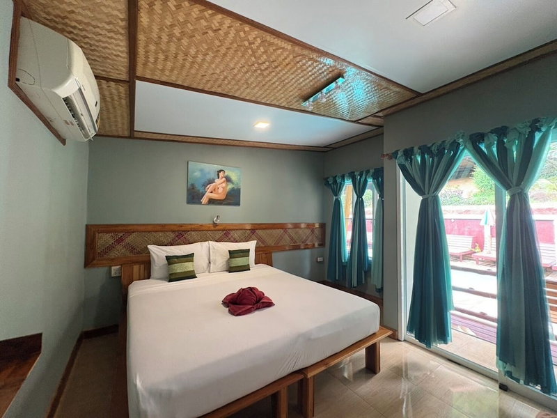 Phi Phi Ingphu Viewpoint Hotel, Krabi, Thailand