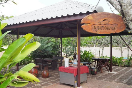 Country Inn 304, Si Maha Phot, Thailand