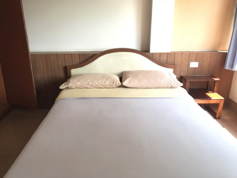 Sirimongkol Hotel, Kabin Buri, Thailand