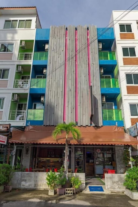 Small Shells Hotel Phuket, Patong, Thailand