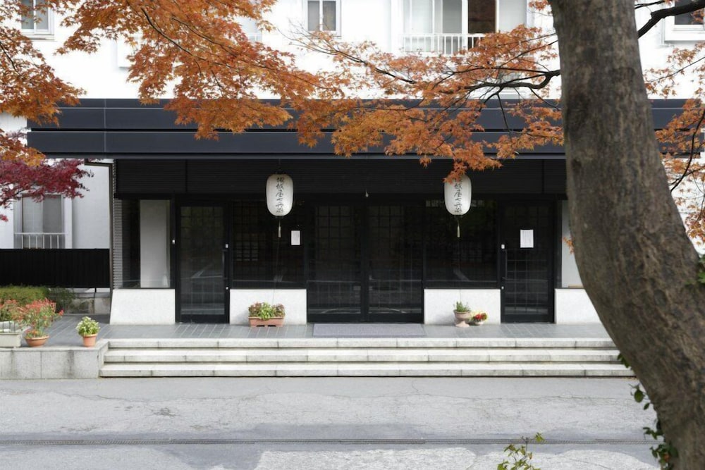 Tsukagoshiyashichibee, Japan