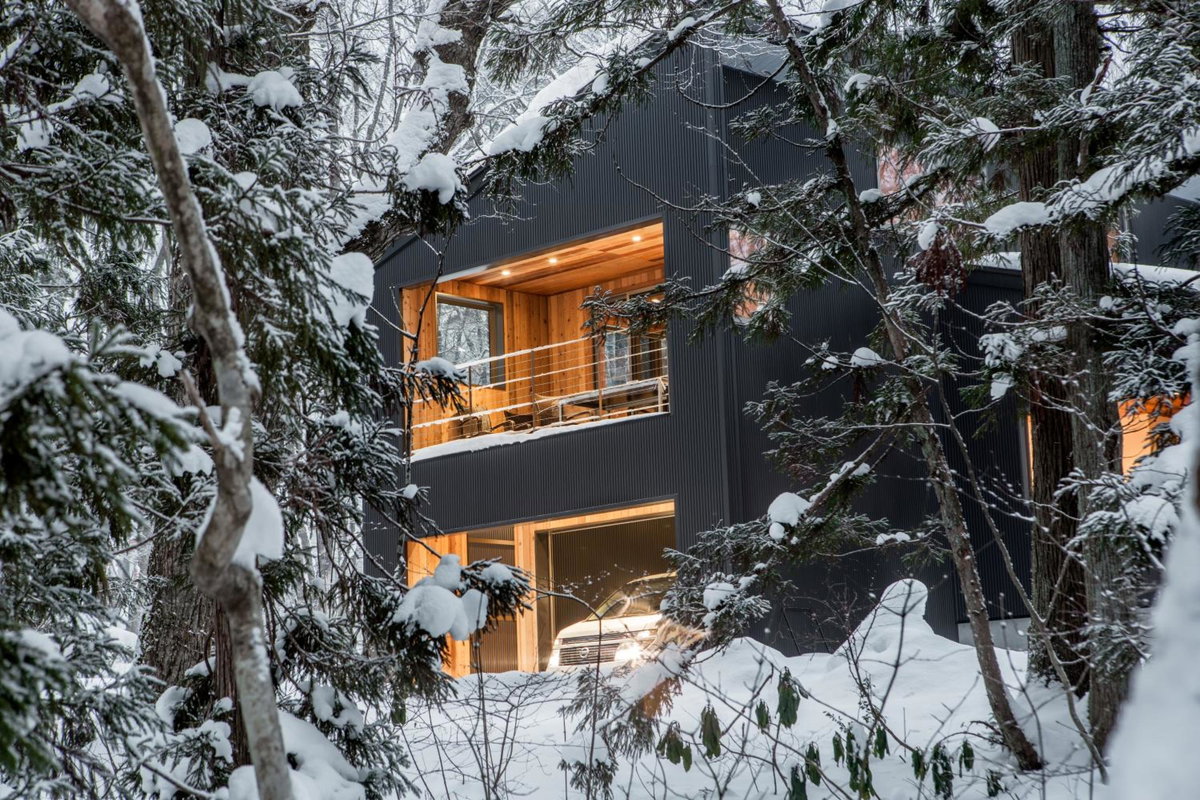 Phoenix Cocoon by HHG, Japan