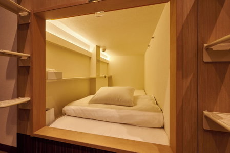 Capsule Hotel CONTINUE Njojo-Kita, Kyoto, Japan