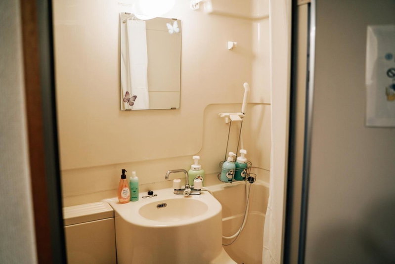 Tipy records inn room, Odawara, Japan