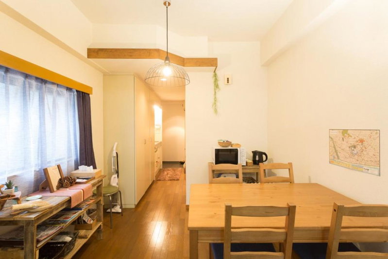 Tipy records inn room, Odawara, Japan