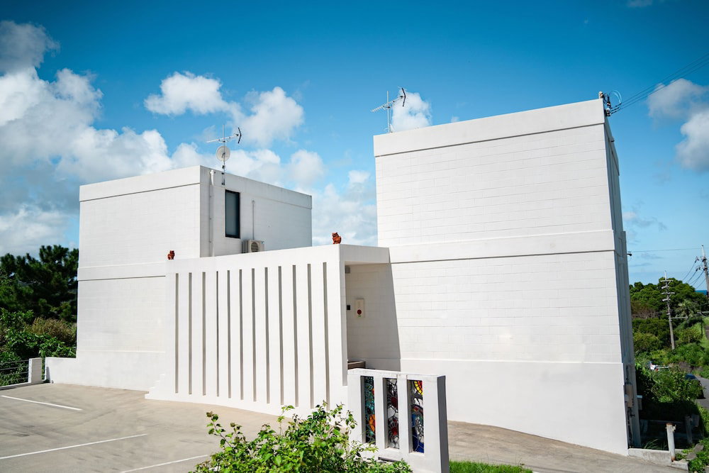 Hotel · Sea Space Road, Onna