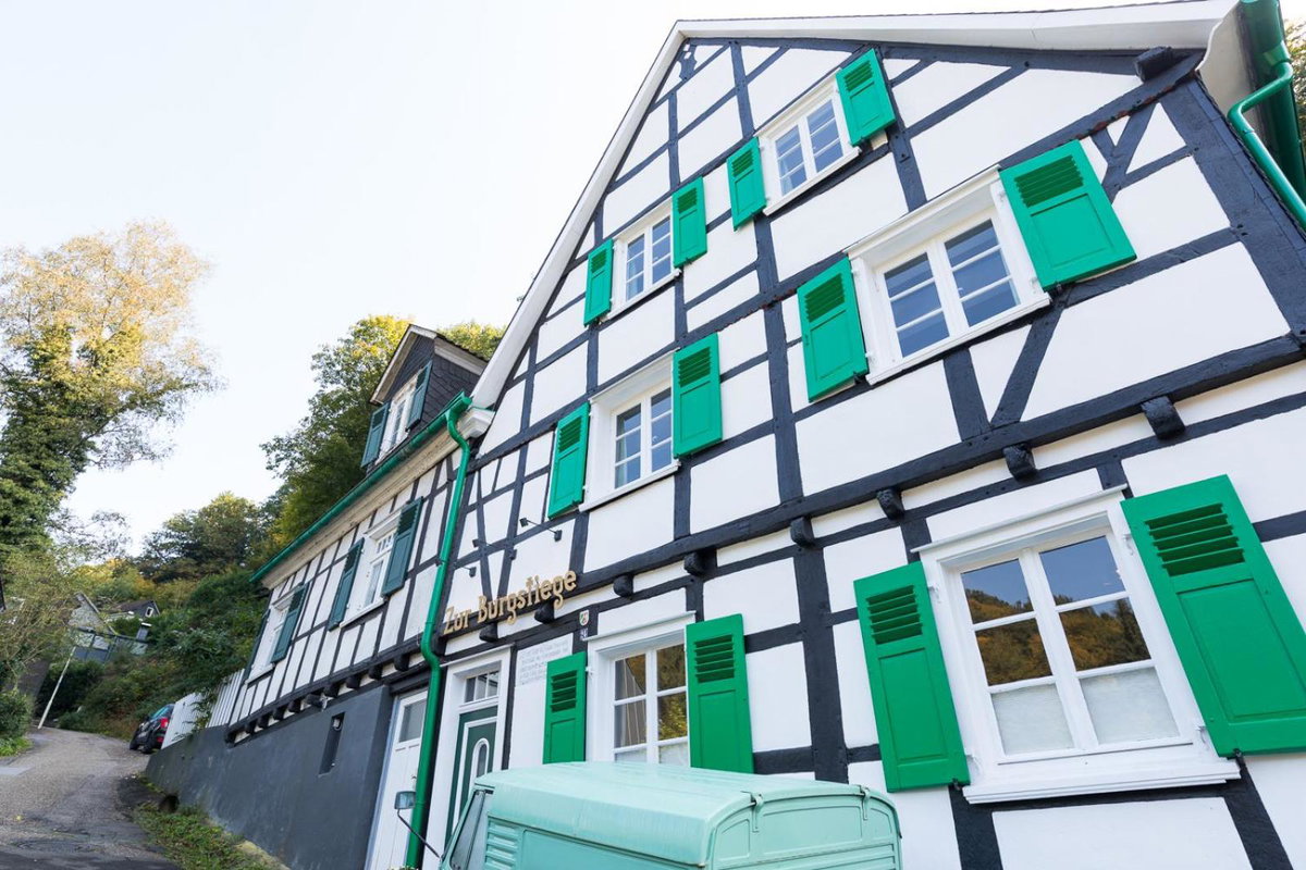 Hotel · Zur Burgstiege, Solingen
