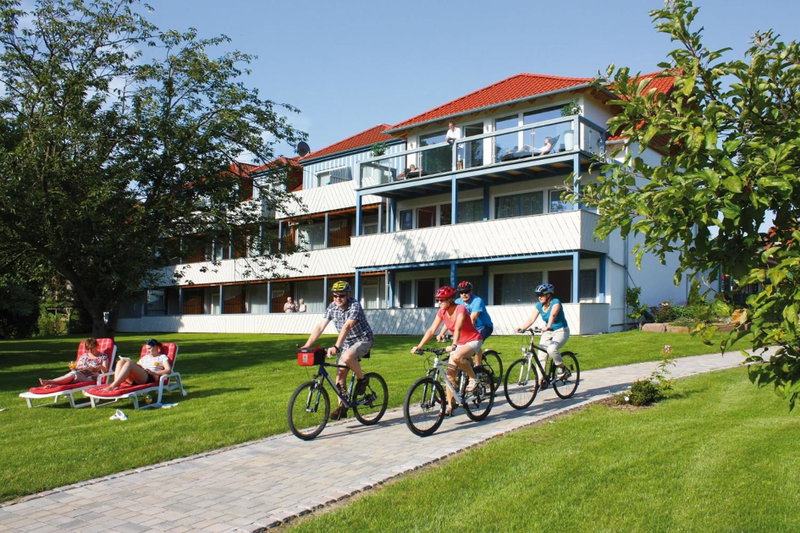 Hotel & Restaurant Kronenhof am Weser-Radweg, Oedelsheim, Germany